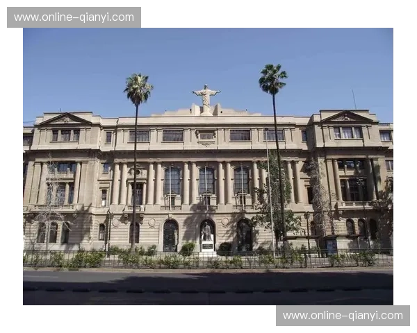 绿荫之上的圣地亚哥之魂：智利大学与意大利人的终极博弈